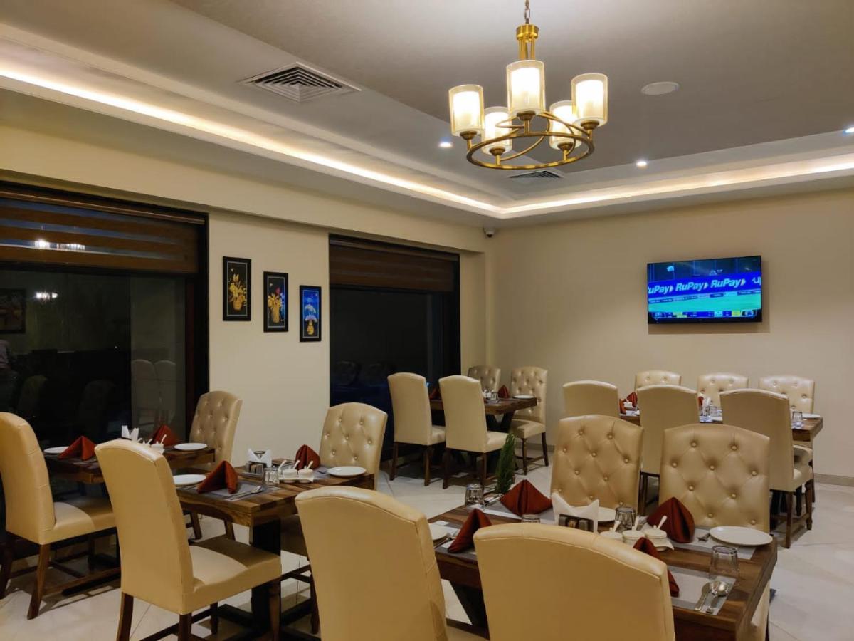 The Imperial Prime Clarks Inn Suites, Bhilwara Exterior foto