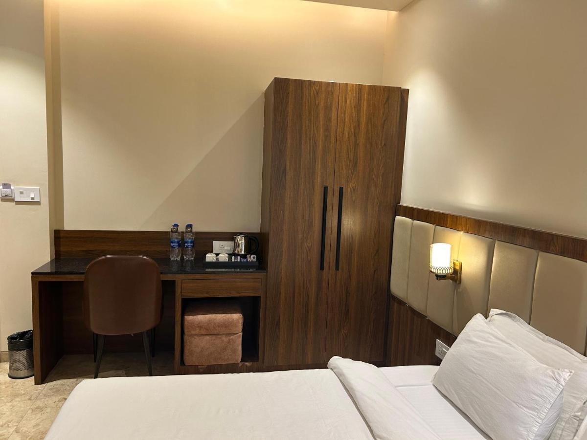 The Imperial Prime Clarks Inn Suites, Bhilwara Exterior foto